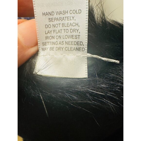 NWOT One Size Fits All White House Black Market Rabbit Hair Trim Pullover Shawl - Picture 9 of 10